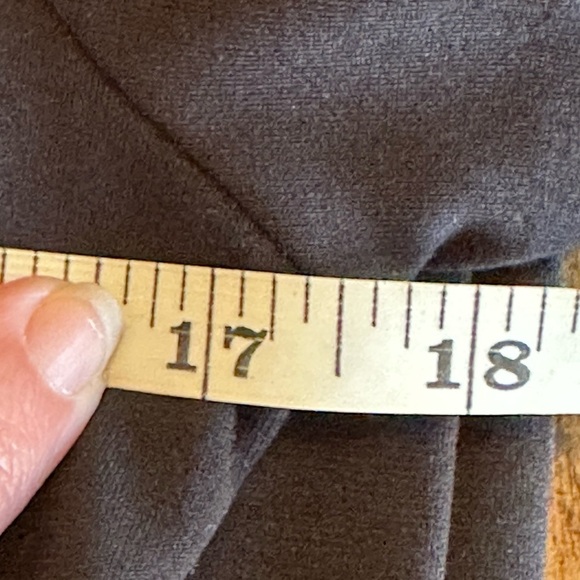 TAHARI | Black Knee-Length Dress with Notched V-Neck, Size 4 - Picture 8 of 10